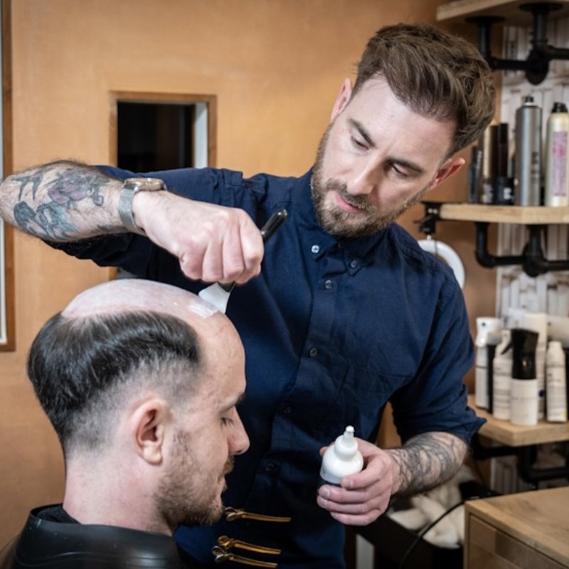 Haarersatz Training in Cambridge, UK | Gruppen- & Einzeltraining