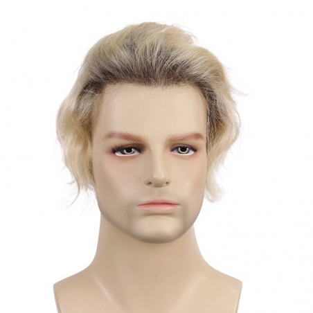 Travis Lace: Dunkle Ansätze in Blond