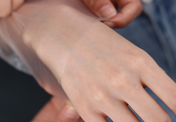 Völlig Transparent und Passt sich Perfekt Ihrer Haut an